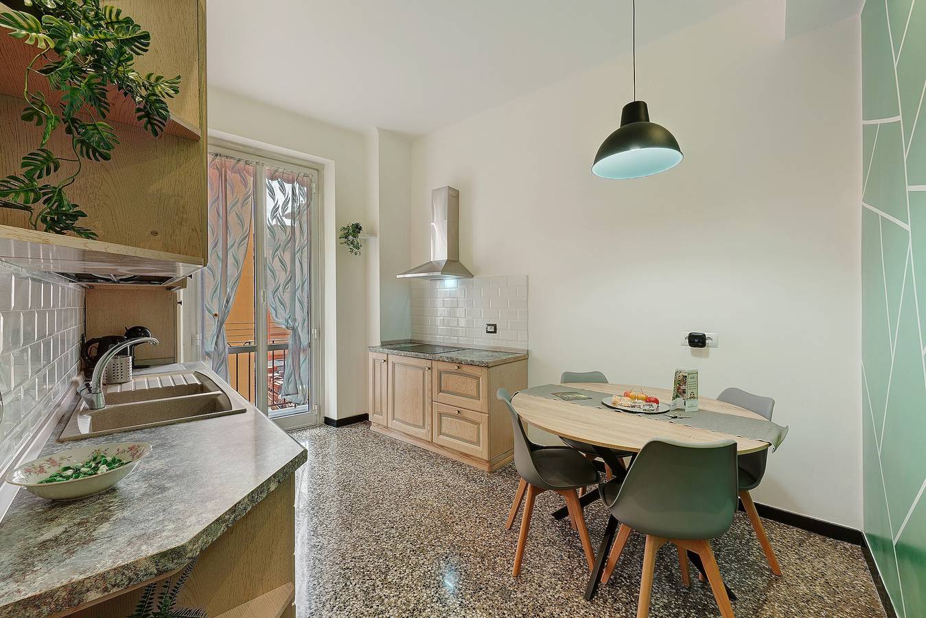 Ganze Wohnung, Apartment 'Janua Jungle House' mit Balkon, Wlan und Klimaanlage in Genua (Stadt), Genua