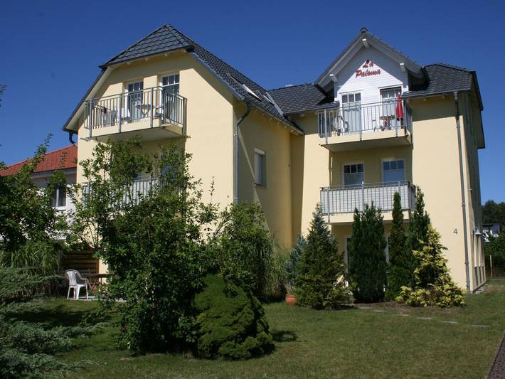 Ferienwohnung für 4 Personen, mit Balkon und Garten in Kölpinsee