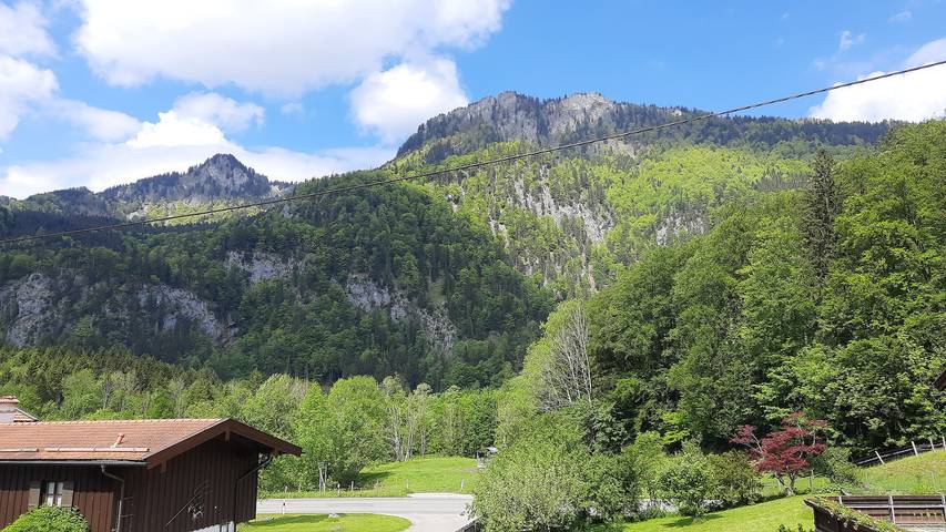 Ganze Ferienwohnung, Ferienwohnungen Zuhaus Auerhof - Ferienwohnung Fliederbusch 40 qm, Schlafzimmer auf der Galerie und Süd-West-Terrasse in Kampenwand, Aschau im Chiemgau