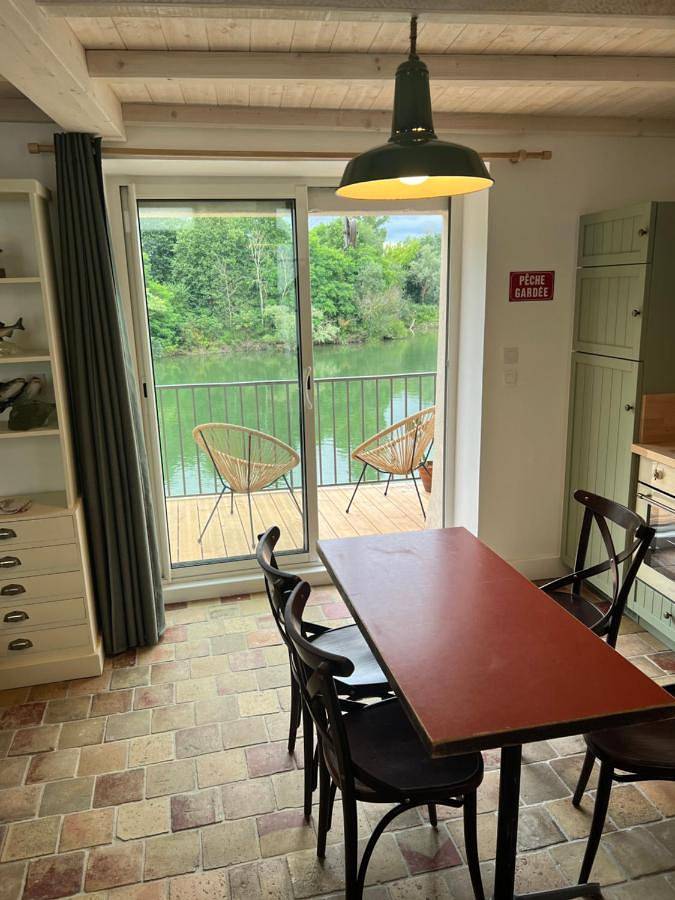 Gîte pour 2 personnes, avec vue et terrasse à Verdun-sur-le-Doubs