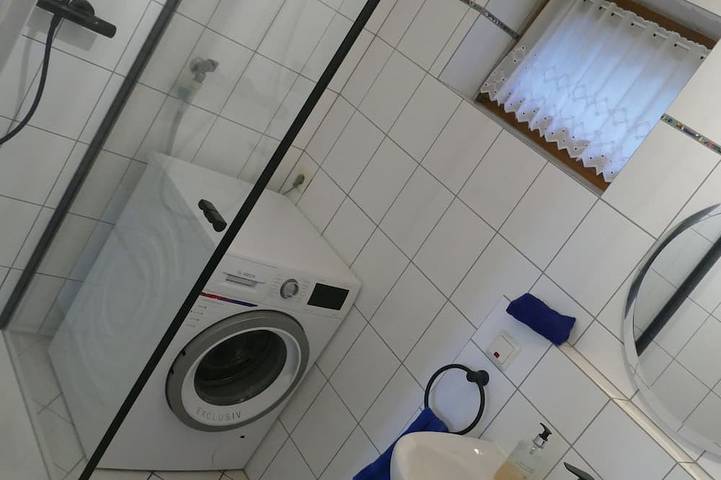 Ganze Wohnung, Ruhig, mit herrl. Alpensicht, 2 Pers., Pool im Sommer, Schluchsee-Schönenbach in Schönenbach (Schluchsee ), Schluchsee