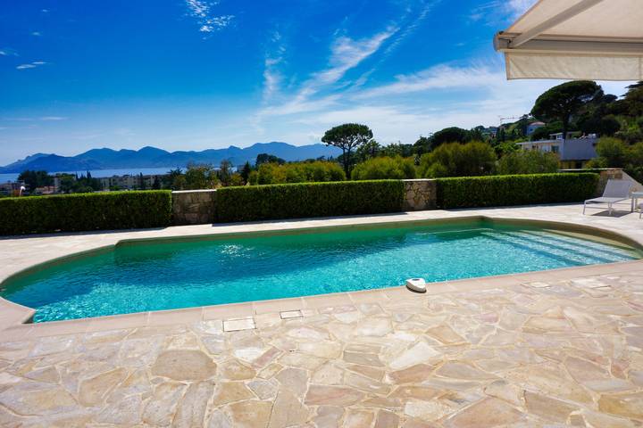Villa für 12 Personen, mit Terrasse und Garten