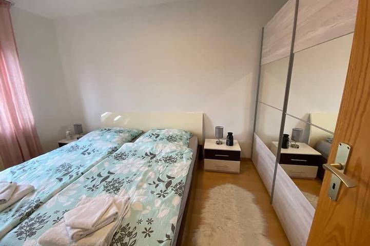 Ferienwohnung für 4 Personen, mit Balkon und Whirlpool sowie Garten in Düsseldorf - 4