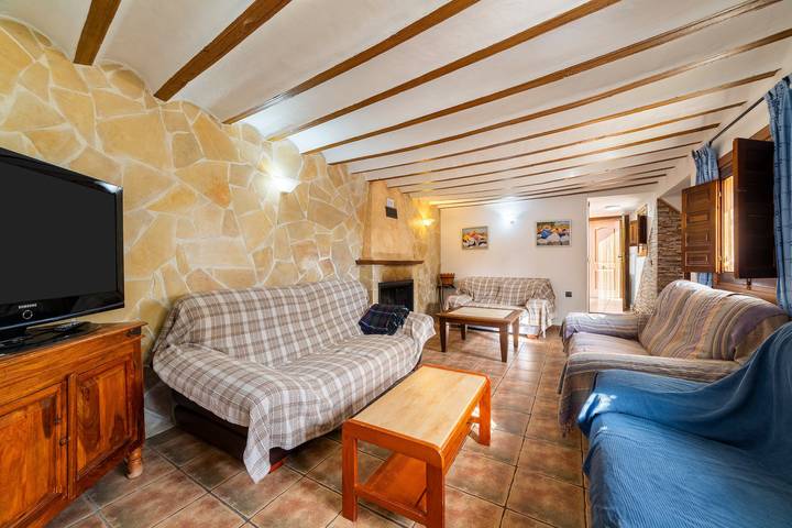 Country House 'Cortijo Álamo 2 De Vélez' with Mountain View, Private Pool and Wi-Fi in Vélez-Blanco, Almería Province