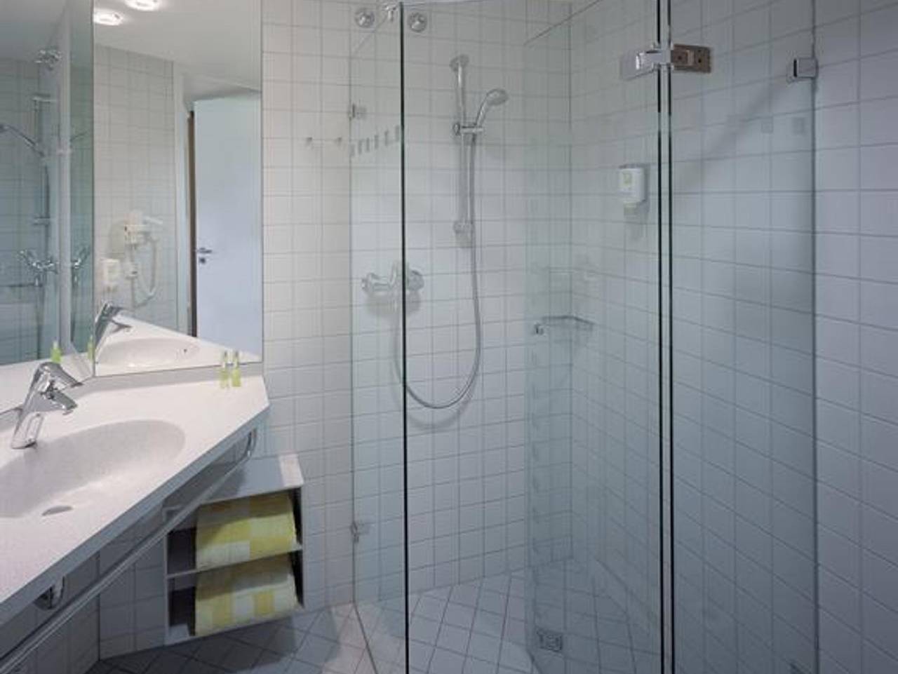 Akademiehotel - Einzelzimmer, Dusche oder Bad, Wc in Klotzsche, Dresden