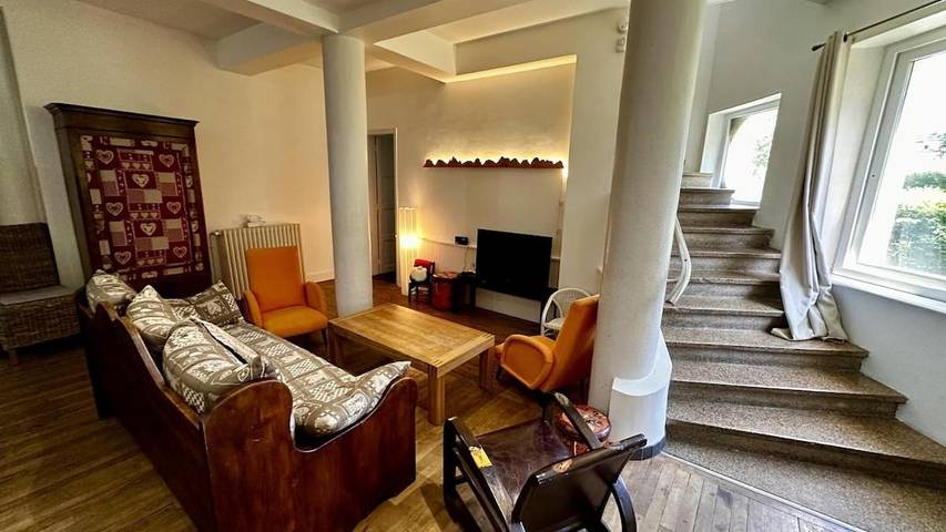 Gîte pour 11 personnes, avec vue dans Patinoire du Mont-Dore