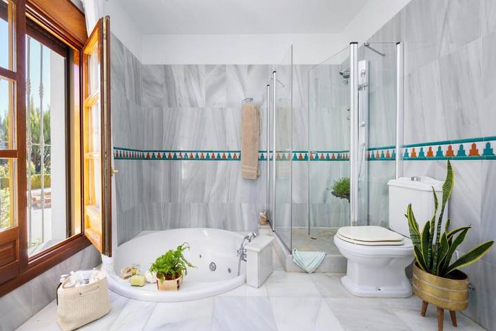 Chalet para 10 personas, con jardín además de vistas y piscina, Se admiten mascotas en Comarca de Baza - 3