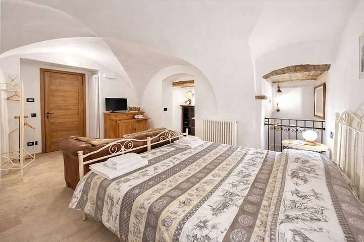 Stables-Suite mit einer freistehenden Badewanne 
typischer Trentino-Charmestil in Montagnaga (Baselga di Pinè), Baselga di Pinè