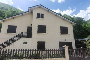 Gîte pour 15 personnes, avec terrasse et jardin à Sarrancolin