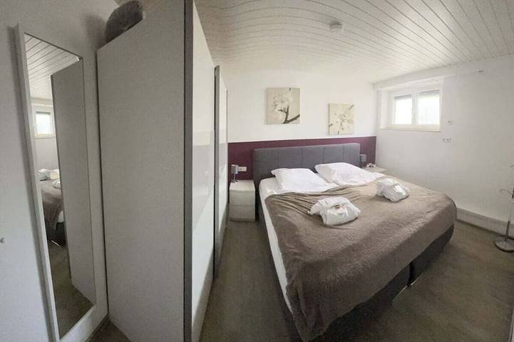 Ferienhaus für 2 Personen, mit Pool und Terrasse sowie Whirlpool und Sauna in Braunfels - 2
