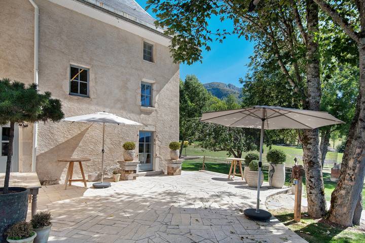 Schloss 'Le Chateau Des Girards' – authentisch renoviertes Schloss in Lans-en-Vercors, Parc naturel régional du Vercors