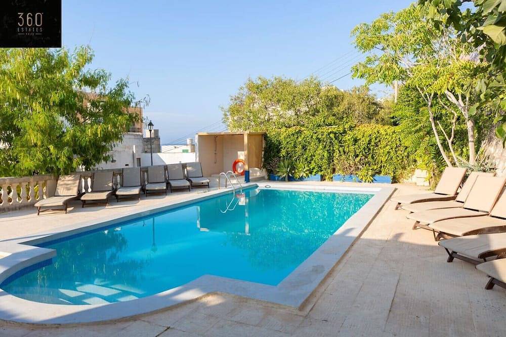 Seaside Serenity – St. Paul’s Bay Villa with Pool in St. Paul's Bay, Malta Island