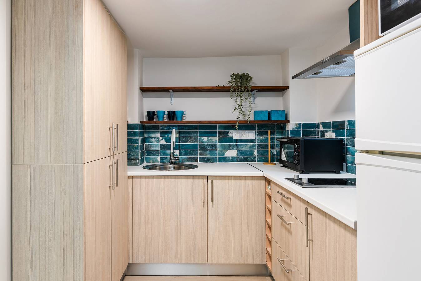 Casa Vacacional 'Loft De Ensueño - Diseño Abierto' con Wi-Fi y Aire Acondicionado in Estepona Old Town, Estepona