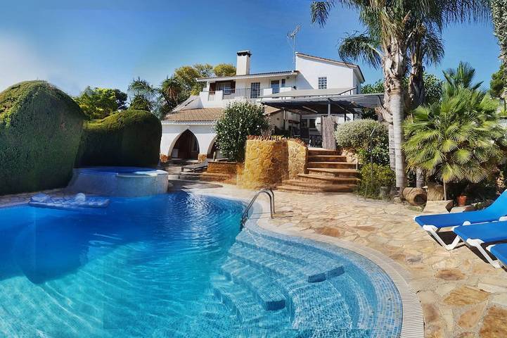Villa pour 8 personnes, avec jardin - 1