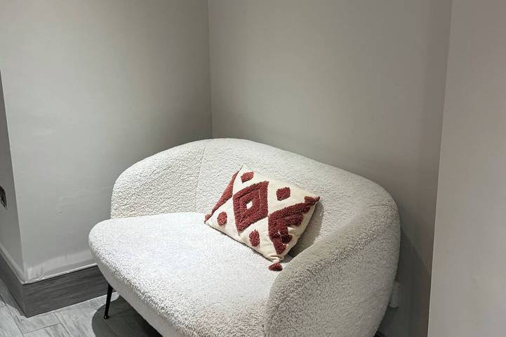 Ganze Wohnung, Chic Luton Centre - Apartment Nr Luton Airport -Free Parking in Luton, Chiltern Hills