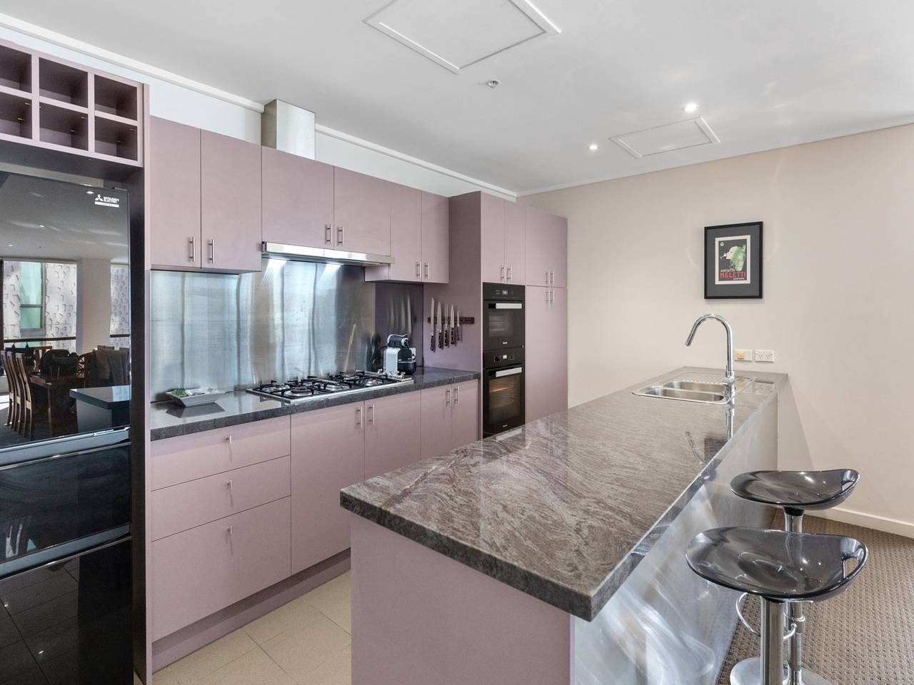 Entire apartment, 2-Bed Inner-City Pad with Gym in Southbank, Melbourne