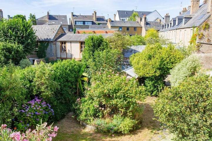 Cosy bed and breakfast downtown Avranches in Avranches, Mont-Saint-Michel Bay