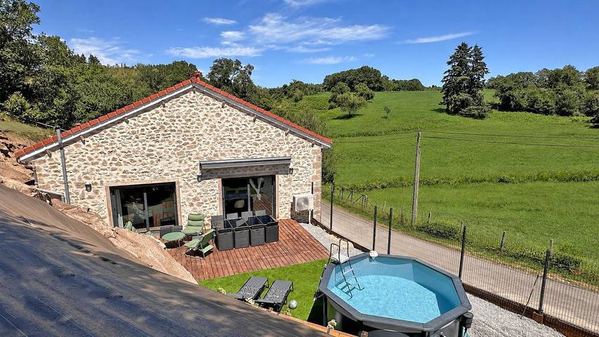 Gîte pour 10 personnes, avec Terrasse et Piscine à Compreignac - 2