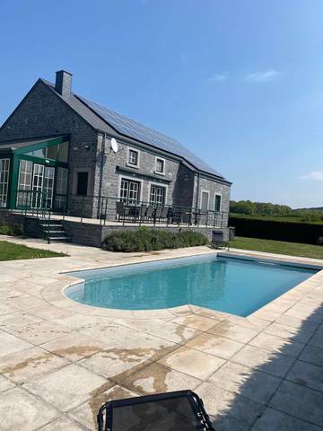 Cottage pour 9 personnes, avec piscine et terrasse à Wellin
