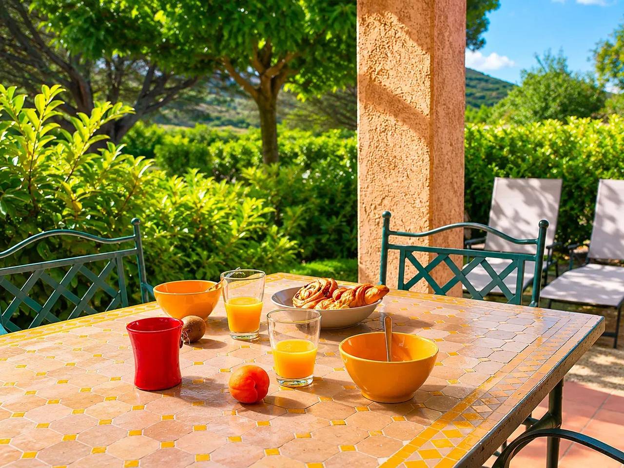 Appartement entier, Appartement confortable à La Roche, 90 m² avec piscine partagée ! in La Roche-sur-le-Buis, Région de nyons