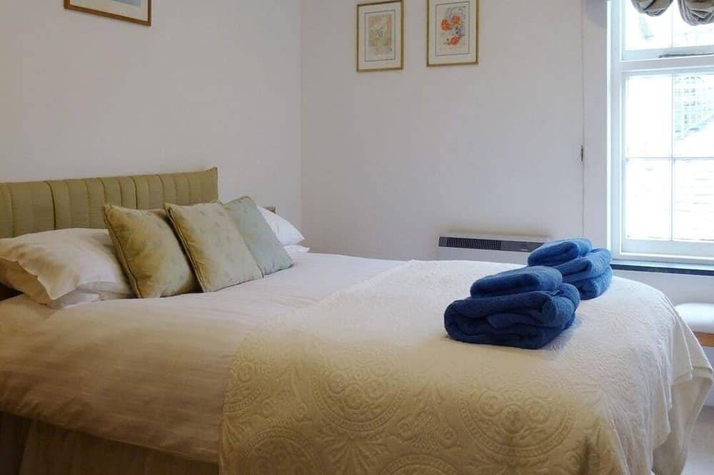 Susannas Apartment, family friendly, with a garden in Rosudgeon in Cornwall