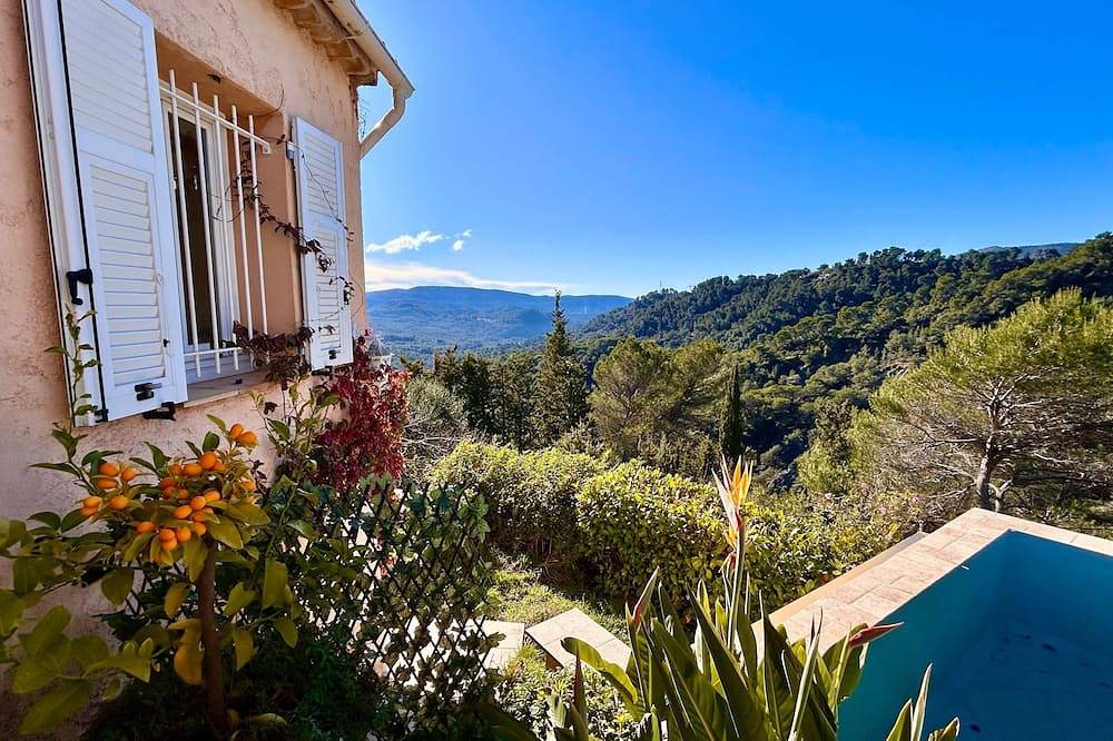 La Casa dela Felicidad in L'Escarène, Mediterranean Coast (France)