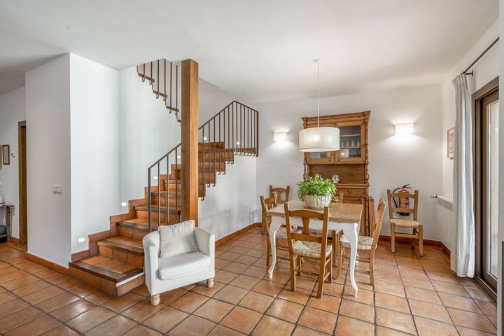Maison de campagne "Fuentebuena" avec vue sur les montagnes, terrasse privée et Wi-Fi in Matabuena, Province de Ségovie