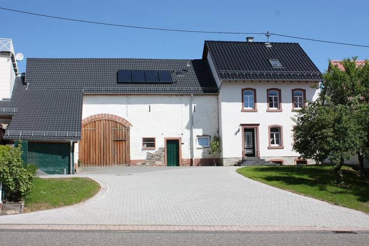 Ferienhaus für 6 Personen, mit Terrasse und Garten - 1