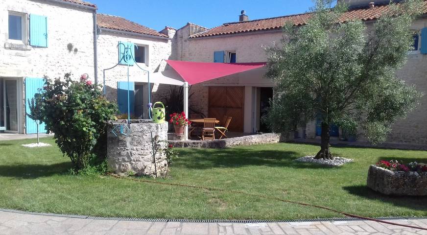 Cottage pour 3 personnes, avec jardin et jacuzzi à Saint-Just-Luzac