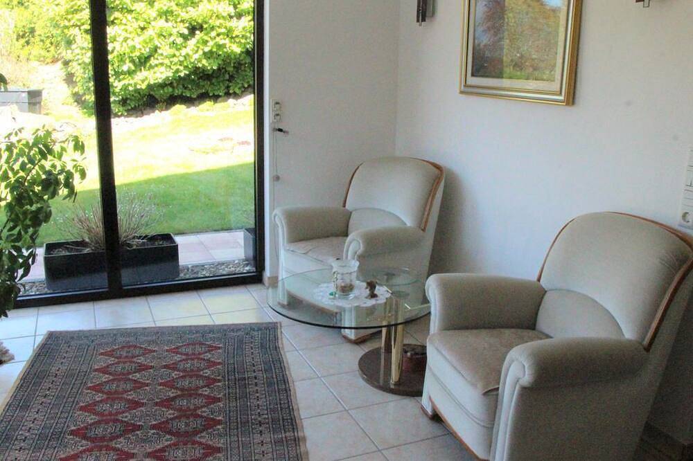 Ganze Wohnung, Eifelauszeit am Vulkanweg, Ferienwohnung - 2-Bett-Ferienwohng.Toilette in Üdersdorf, Vulkaneifel