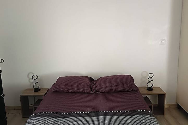 Gîte pour 2 personnes, avec terrasse dans Nantua - 2