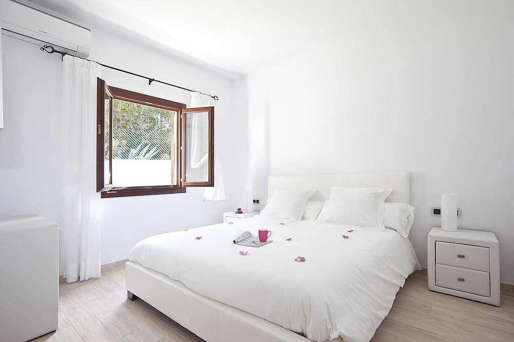 Wunderschöne Villa in Cala Bassa in Cala Bassa, Sant Josep de sa Talaia