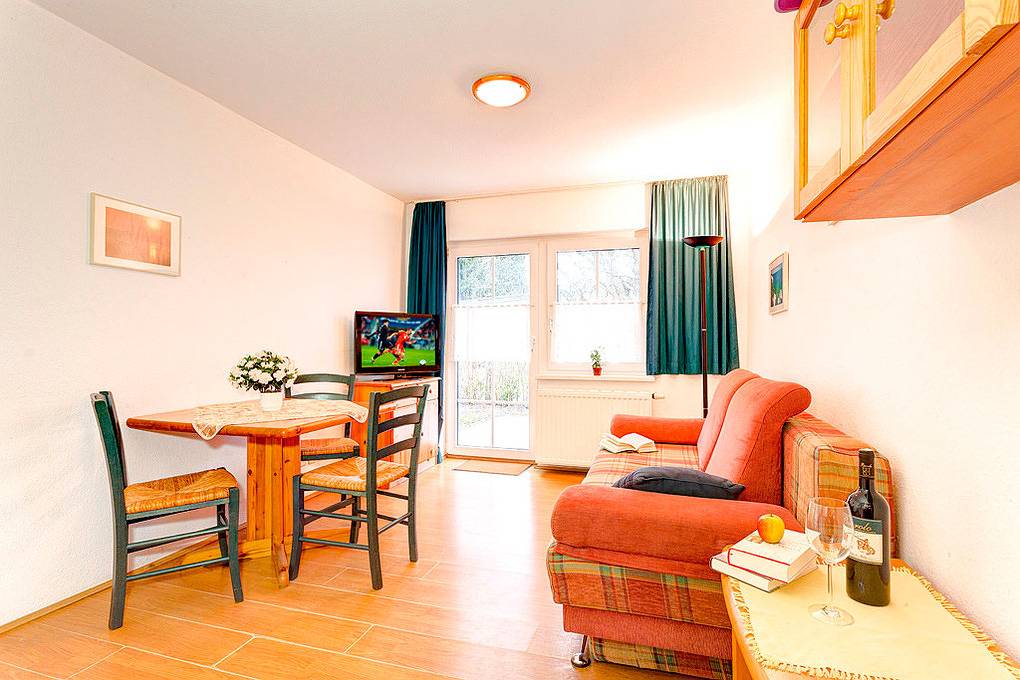 Ganze Ferienwohnung, Villa Idyll, Gartenhaus, Whg. 654 in Sellin, Rügen