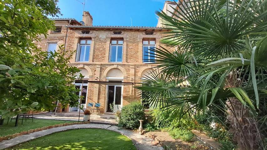 Location de vacances pour 10 personnes, avec Terrasse et Jardin à Beaumont-de-Lomagne