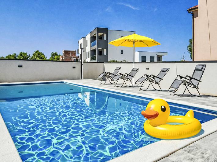 Ferienhaus für 8 Personen, mit Terrasse und Garten in Vrsi - 3