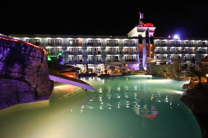 Hôtel pour 2 personnes, avec vue ainsi que piscine et jardin, animaux acceptés