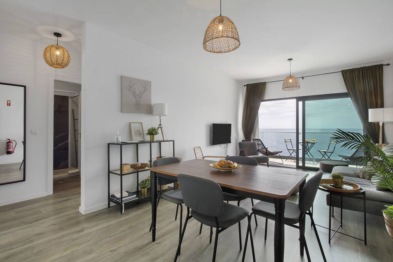 Appartement entier, Appartement 'Ocean Cliff' avec vue sur mer, balcon et Wi-Fi in Gaula, Île de Madère