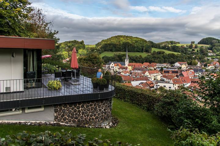 Ferienhaus für 4 Personen, mit Sauna und Ausblick sowie Pool und Garten, mit Haustier an der Rhön - 2
