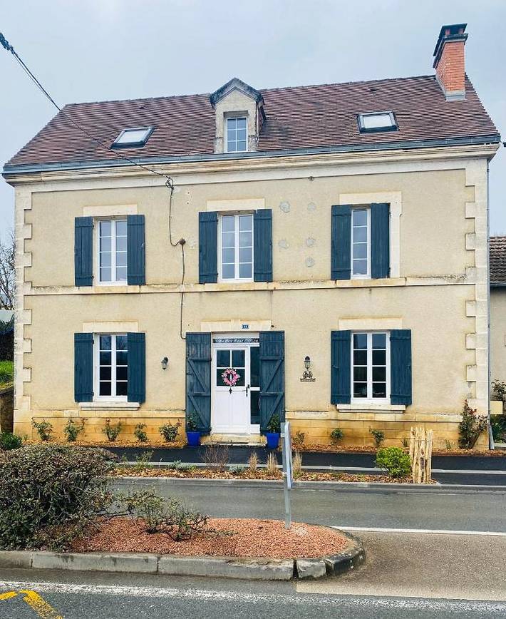 Location de vacances pour 3 personnes, avec Terrasse ainsi que Jardin et Vue à Saint-Martial-d'Albarède