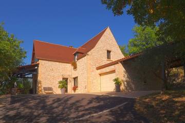 Cottage pour 9 personnes, avec terrasse à Marnac