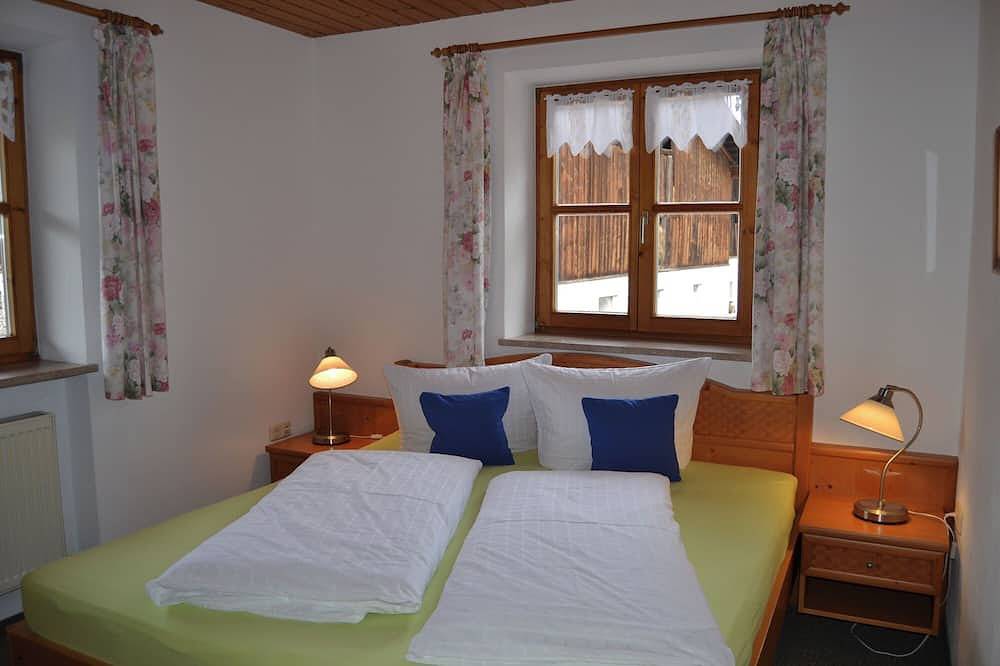 Ganze Wohnung, Fewo 6 -  Silbergblick, für 1-4  Pers., ca. 70 qm, 2 Schlafzimmer, Wohnzimmer mit Kochecke, Du/Wc, Balkon in Bischofswiesen, Berchtesgadener Alpen