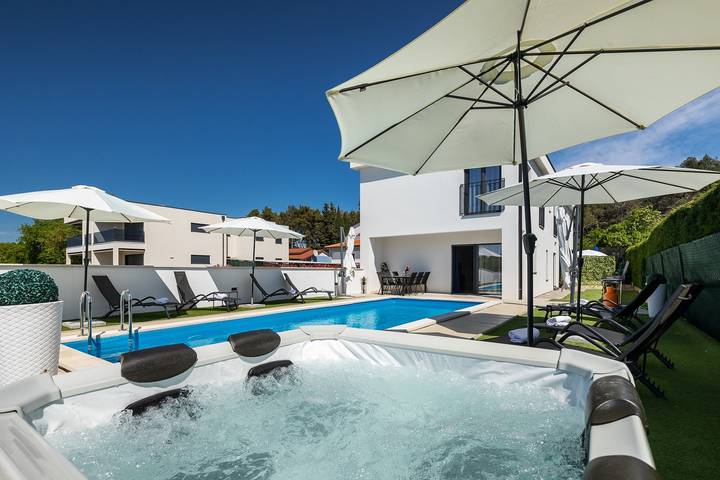 Villa mit pool für 8 Personen, mit Pool und Garten in Poreč - 3