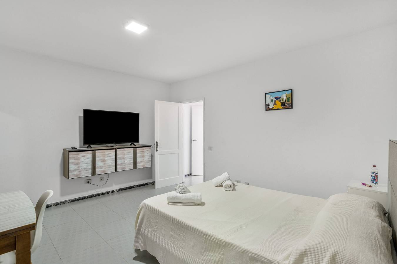 Room 5 with Shared Terrace and Wi-Fi in Arinaga, Agüimes