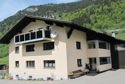 Ferienwohnung für 8 Personen, mit Balkon und Garten in Klösterle am Arlberg