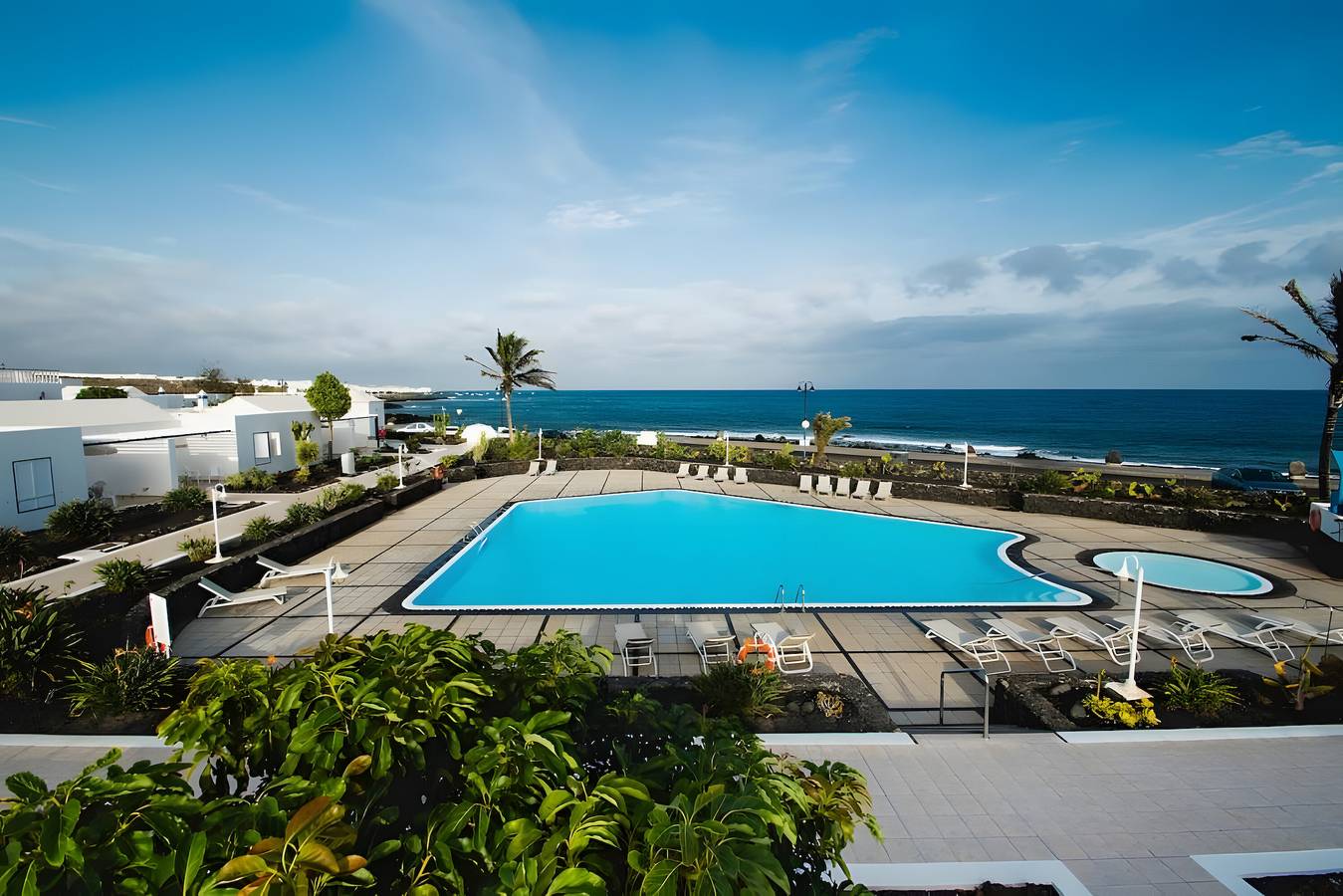 Holiday Home 'Caleta Campos Bungalows' with Sea View, Shared Pool and Wi-Fi in Punta de las Mujeres, Haría