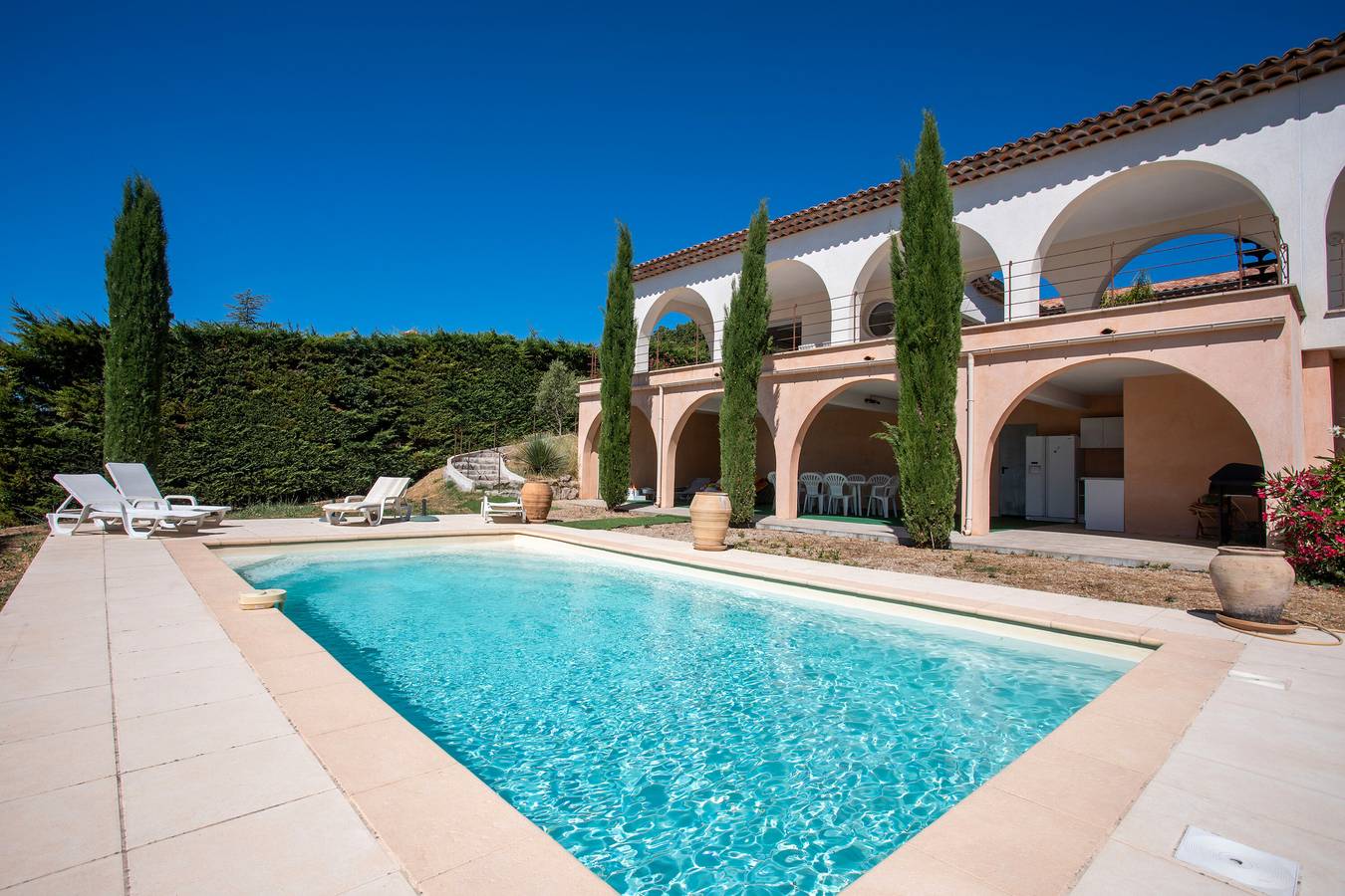 Villa 'Cabri 5 Chambres Piscine' mit Meerblick, Wi-Fi und Klimaanlage in Cabris, Cannes und Umgebung