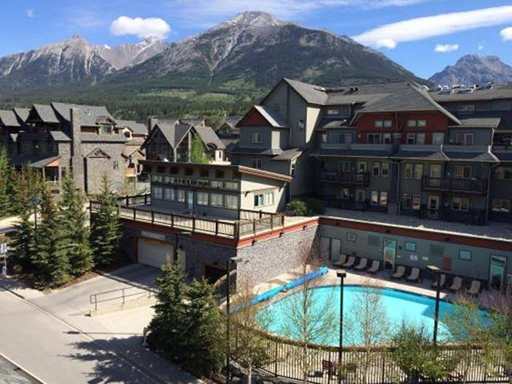 Canmore Penthouse Loft / Jahr Salzwasser-beheizter Außenpool in Canmore, Banff-Nationalpark