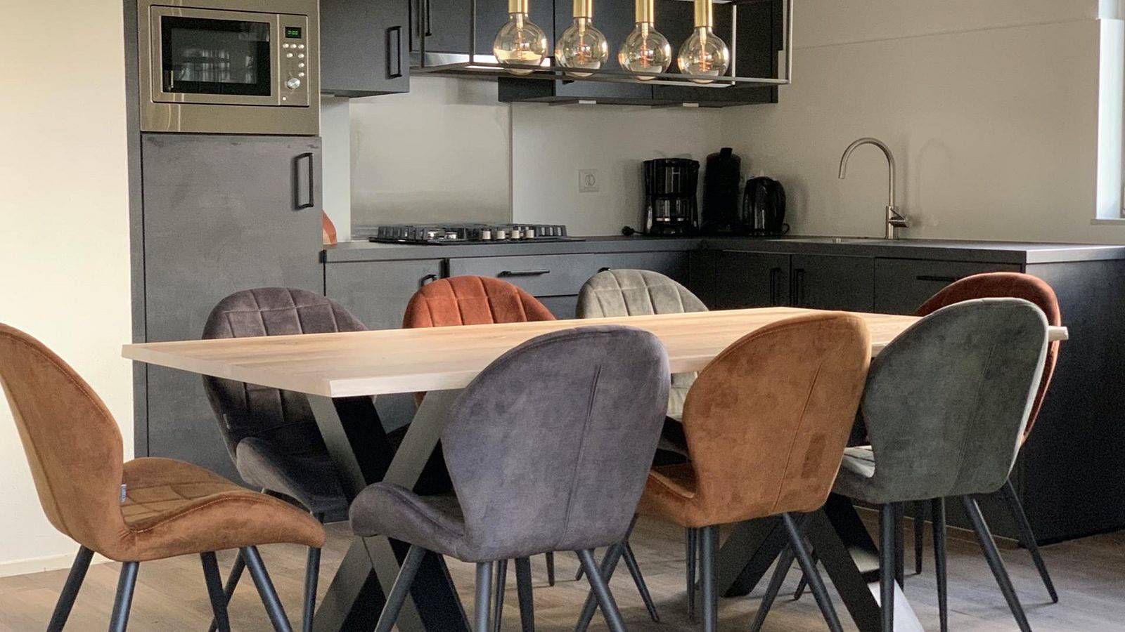 Komfortables 6-Personen-Ferienhaus am Wasser in Westerbork in Drenthe