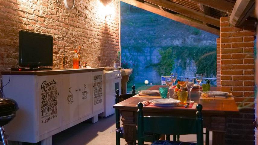 Location de vacances pour 4 personnes, avec jardin ainsi que jacuzzi et sauna dans Piémont - 2