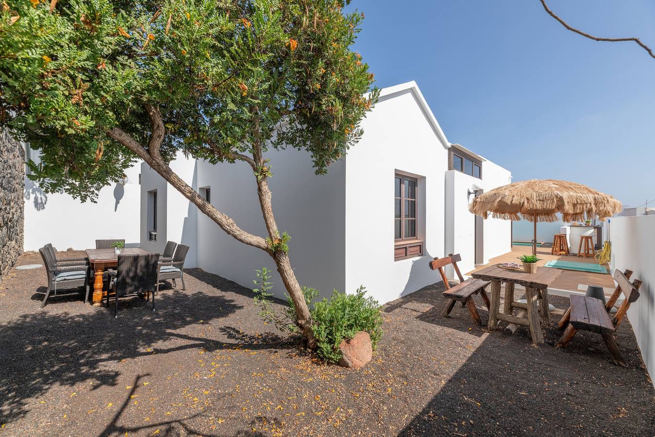 Vacation Home 'Timanfaya' with Sea View, Private Pool and Wi-Fi in Tías, Lanzarote